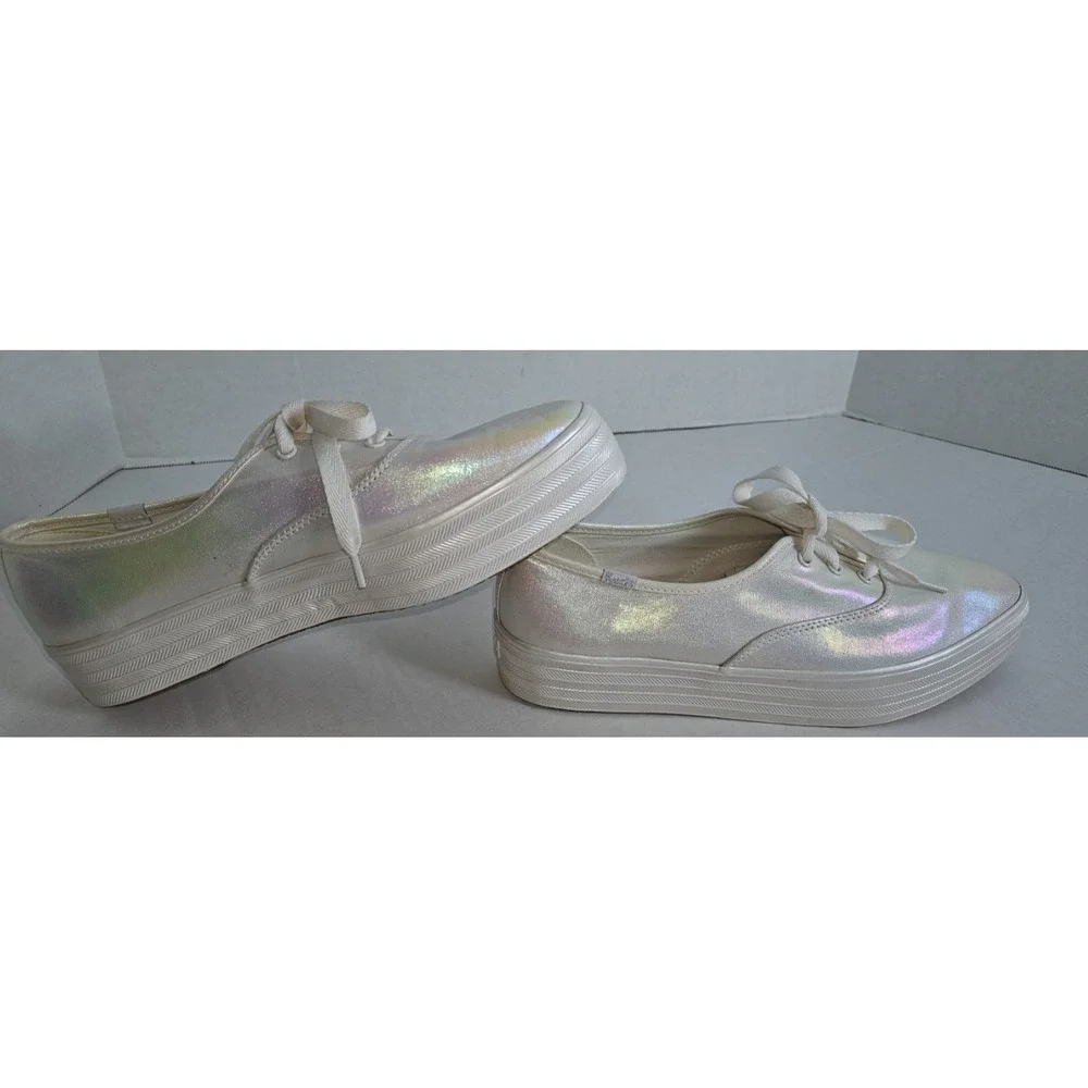 Keds Metallic Iridescent Silver Pointy Toe Platform Womens Shoe Size 9.5 WF67726